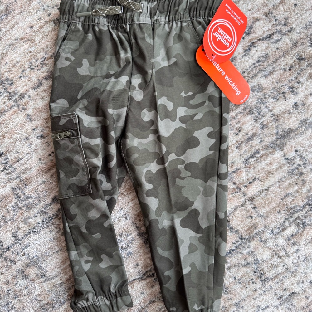 Wonder Mation Camo Green and Gray Jogger Pants